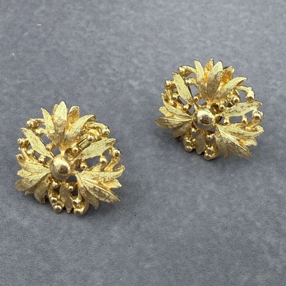 Vintage Coro Gold Plated Flower Stud Earrings - Screw Backs
